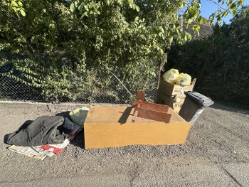 Szemétkupac bejelentés - 2310 Szigetszentmiklós, Tüske köz